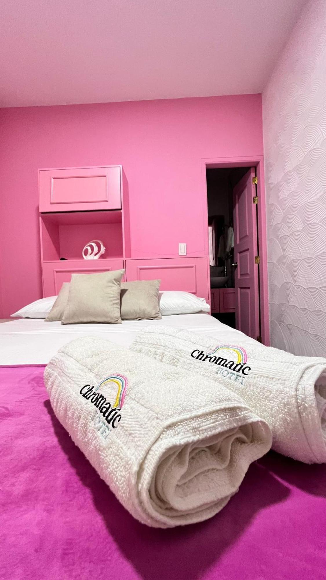 Guatapé Hotel Chromatic מראה חיצוני תמונה
