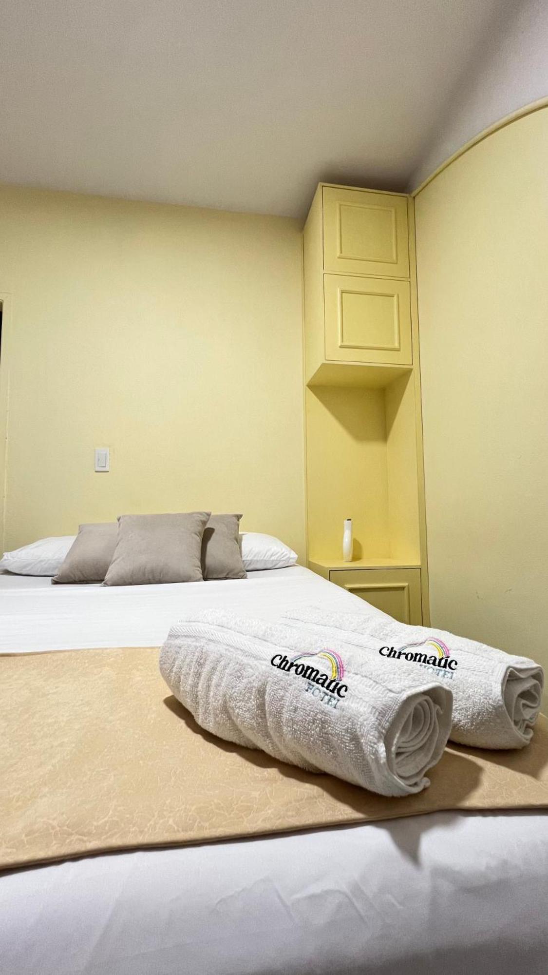 Guatapé Hotel Chromatic מראה חיצוני תמונה